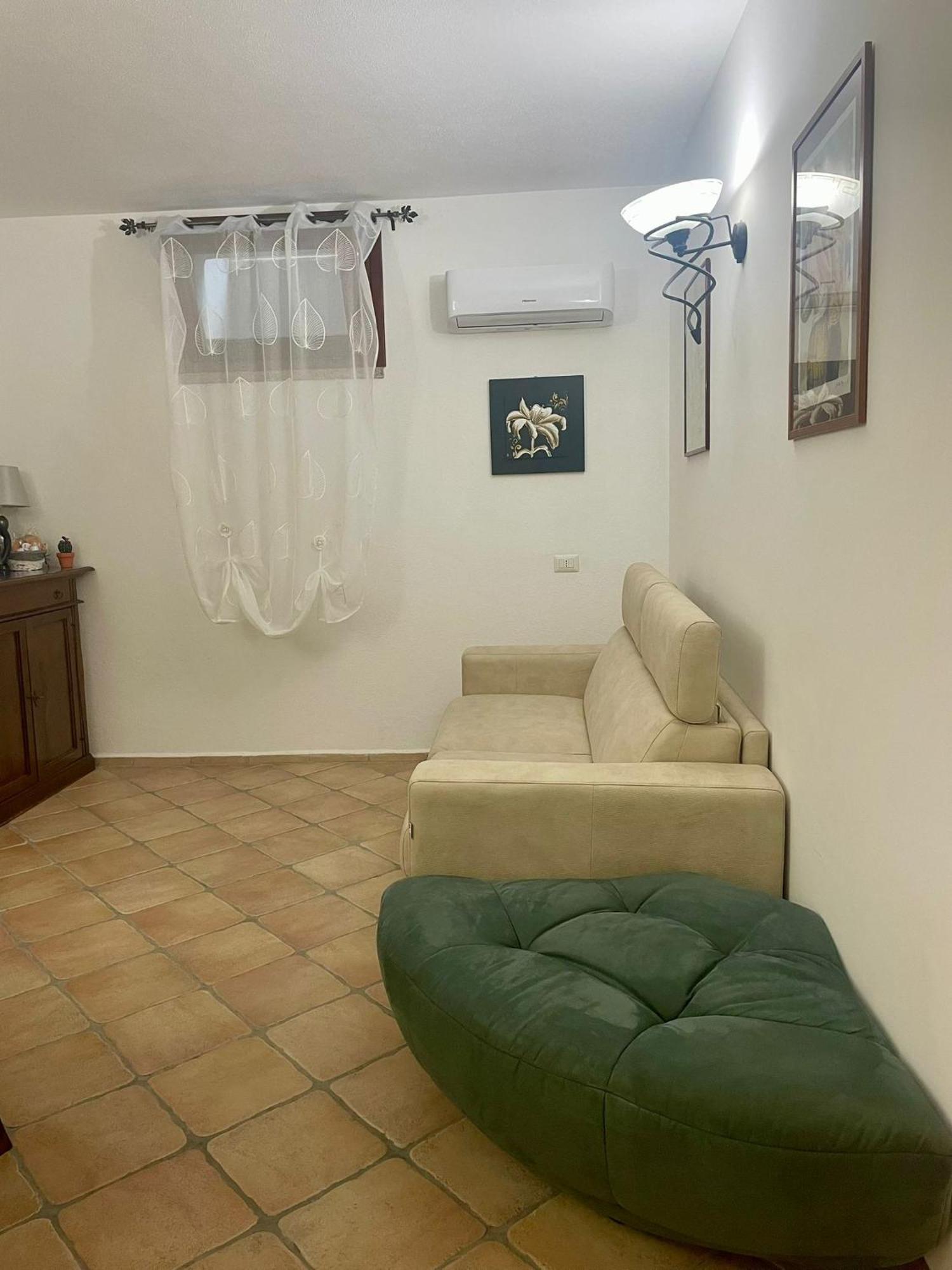 Looney Tunes Home Olbia Exterior photo