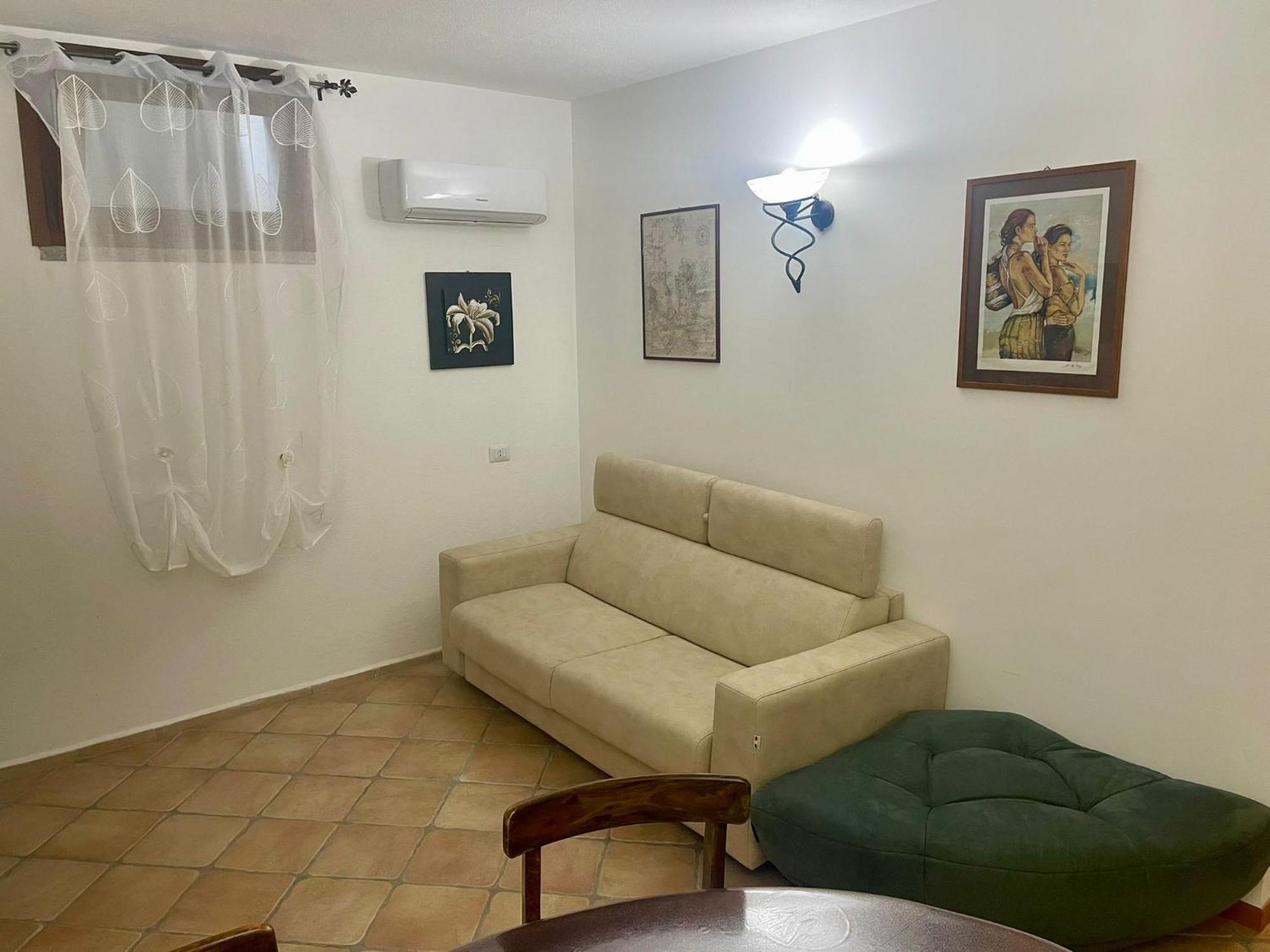 Looney Tunes Home Olbia Exterior photo